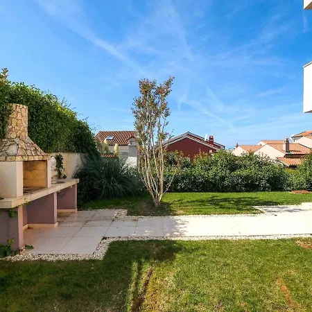 Attractive In With Swimming Pool Apartment *