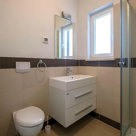 In Near Sunny Apartamento