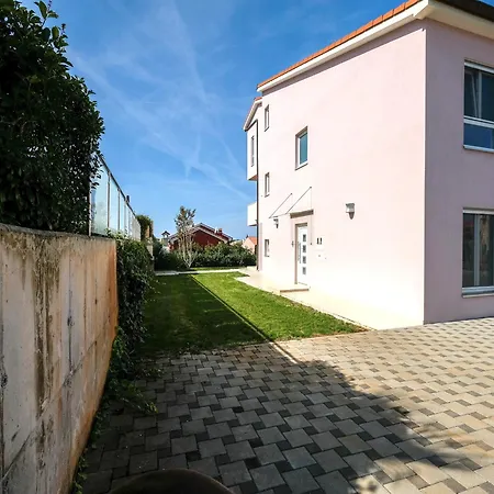 In Near Sunny Apartamento *