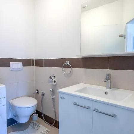 Attractive In With Swimming Pool Apartment *